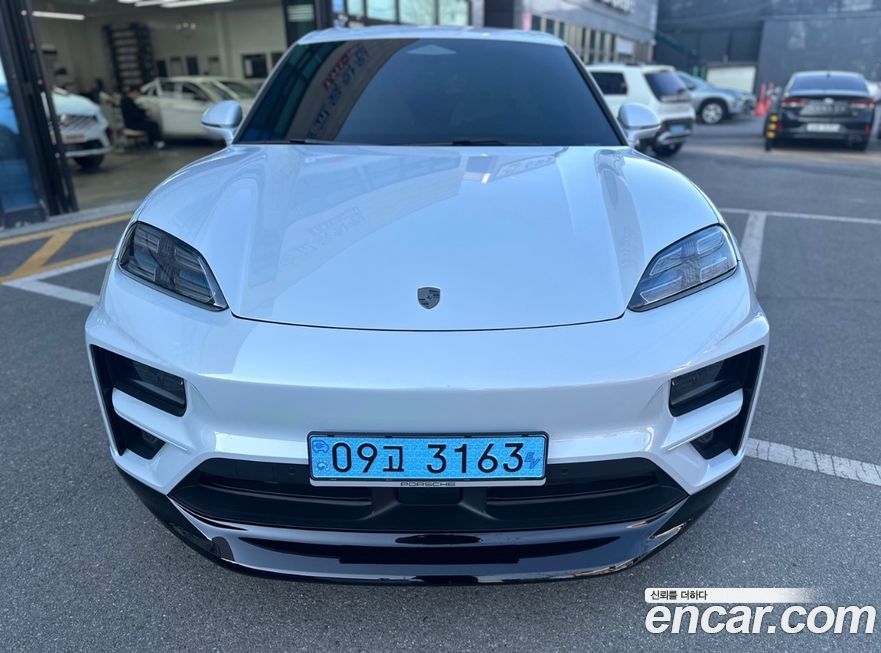 Porsche Macan 2025