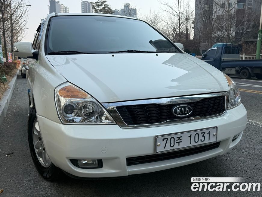 Kia Canival 2011