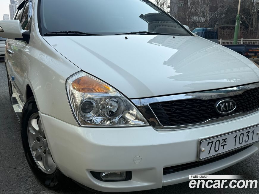 Kia Canival 2011