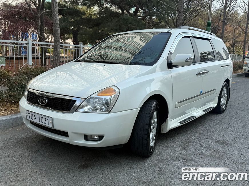 Kia Canival 2011