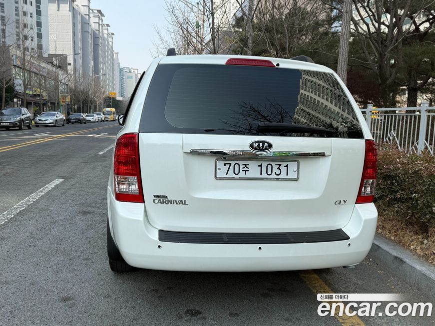 Kia Canival 2011