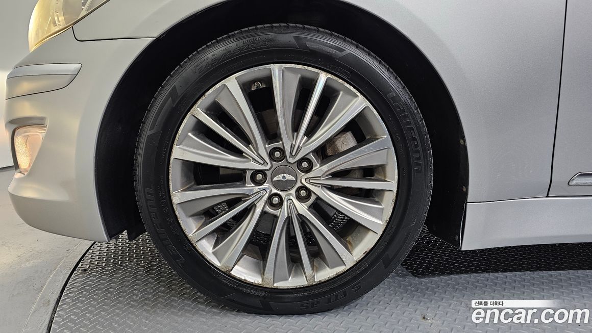 Hyundai Genesis 2013