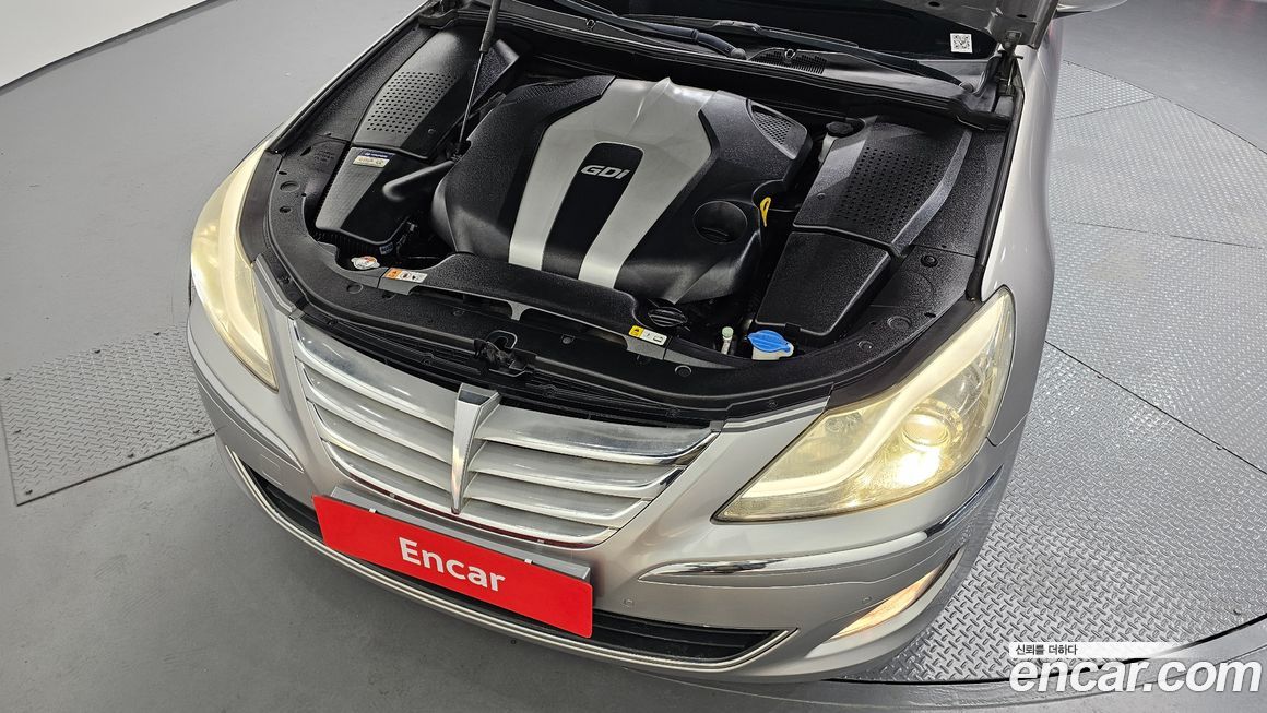 Hyundai Genesis 2013