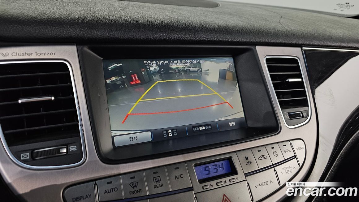 Hyundai Genesis 2013