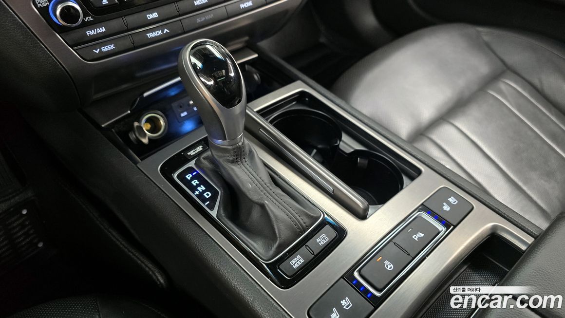 Hyundai Genesis 2016