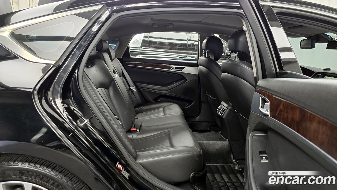 Hyundai Genesis 2016