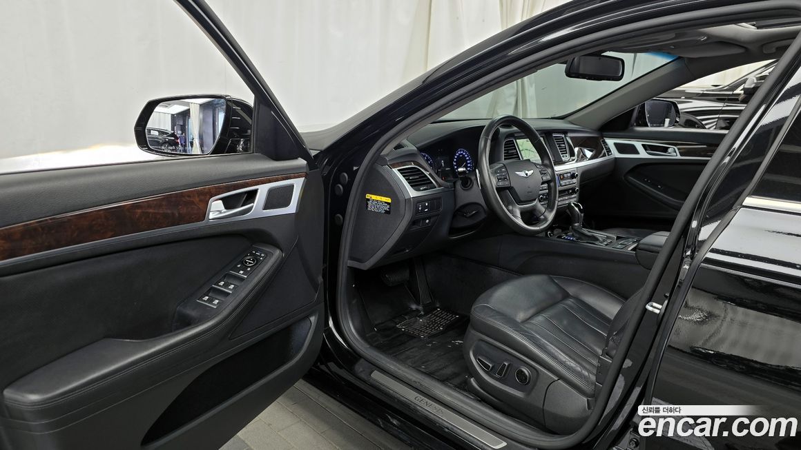 Hyundai Genesis 2016