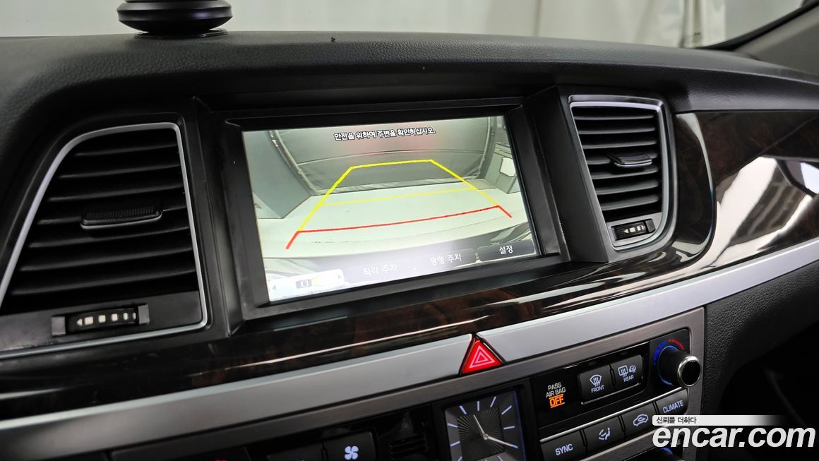 Hyundai Genesis 2016