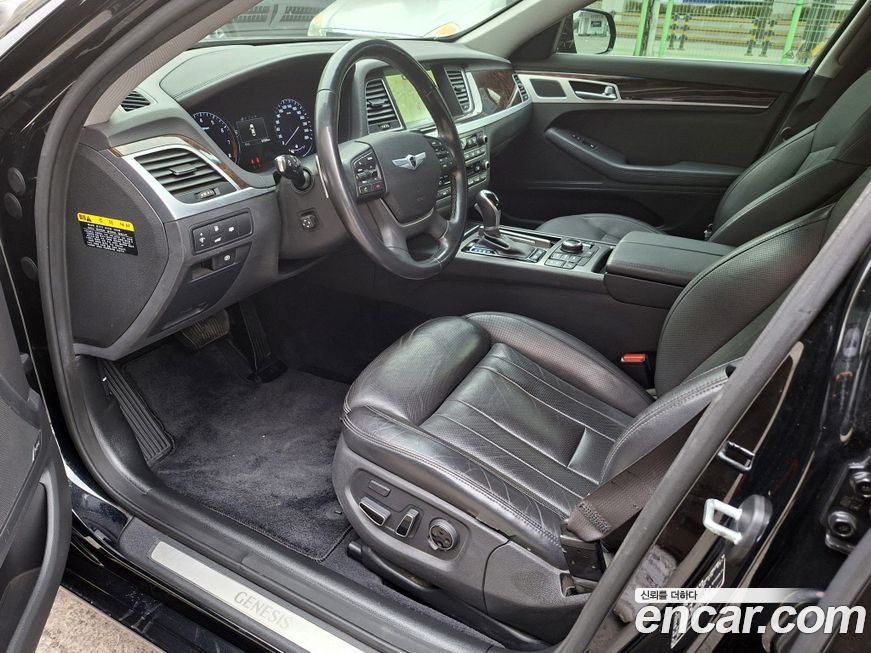 Hyundai Genesis 2015