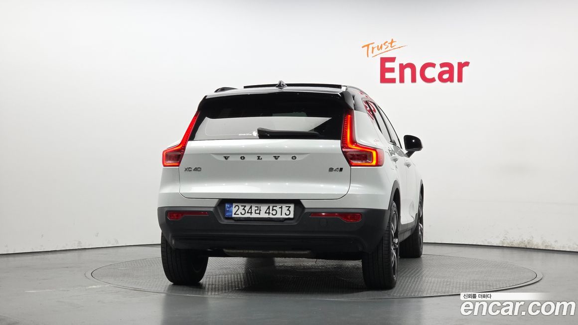 Volvo XC40 2021