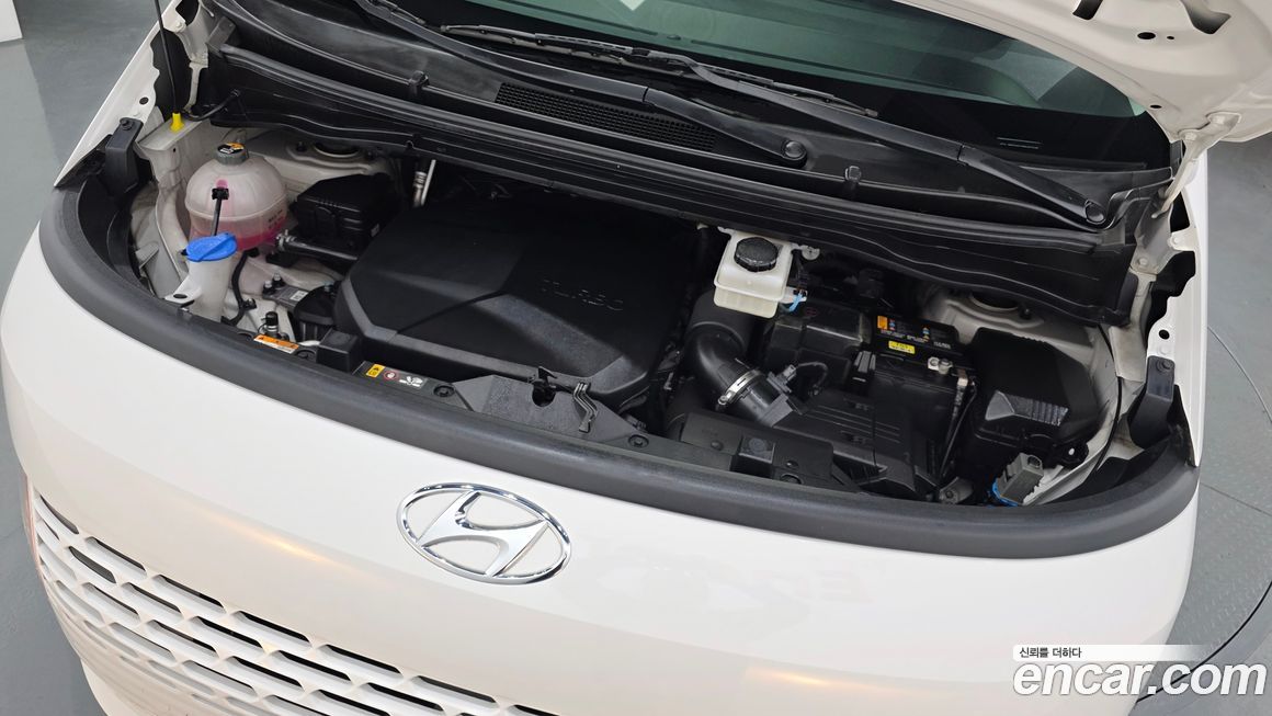 Hyundai Staria 2022