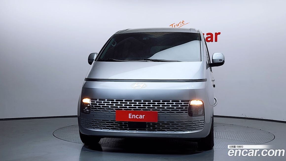 Hyundai Staria 2025