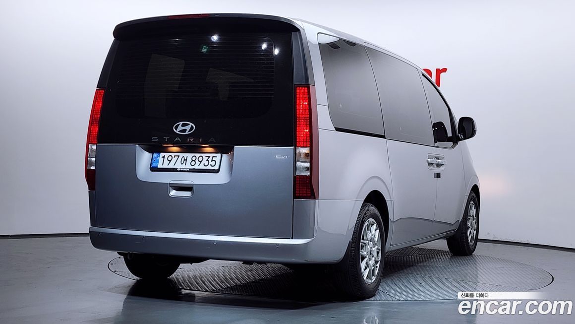 Hyundai Staria 2025