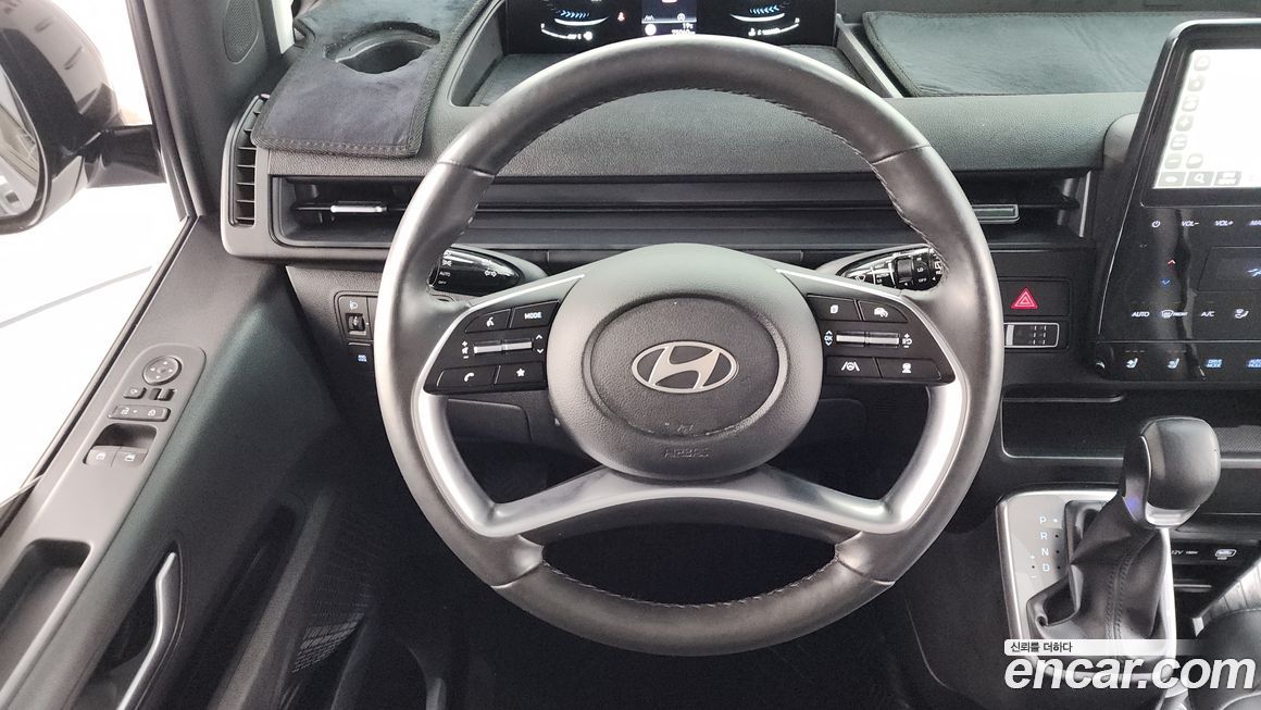 Hyundai Staria 2025