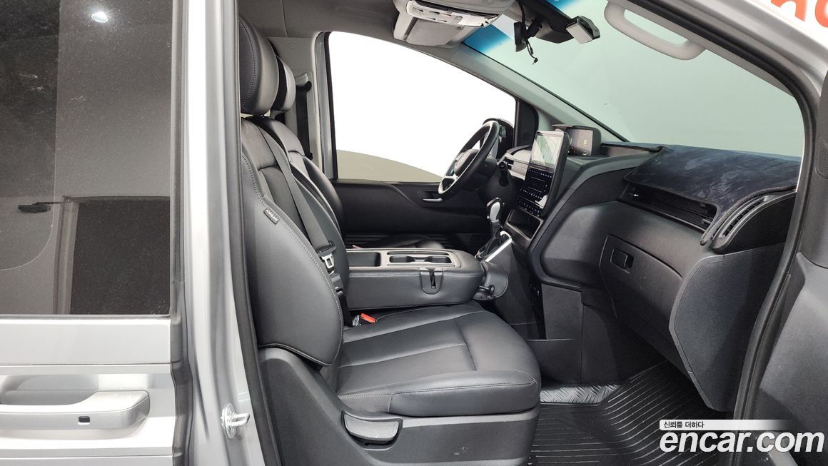Hyundai Staria 2025