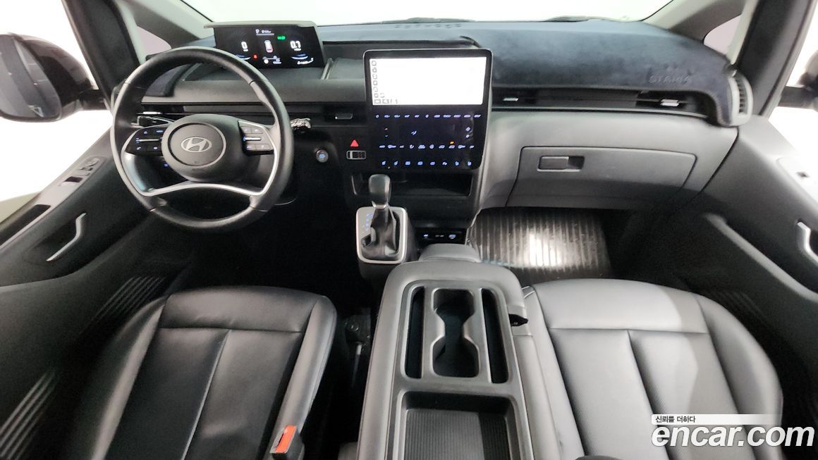 Hyundai Staria 2025