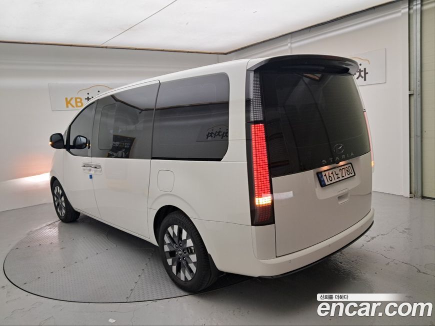 Hyundai Staria 2023