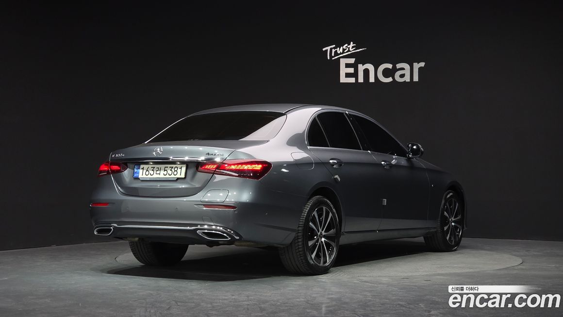 Mercedes-Benz E-Class 2021