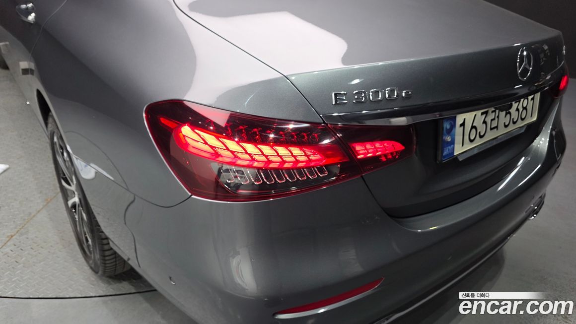 Mercedes-Benz E-Class 2021