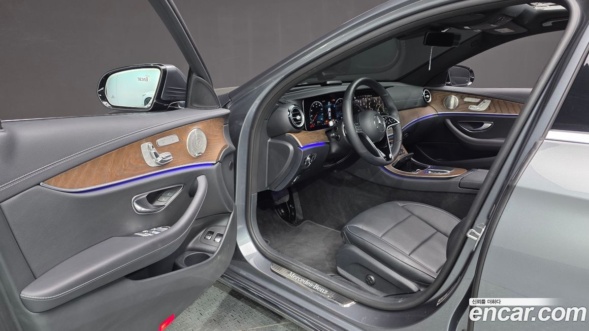 Mercedes-Benz E-Class 2021