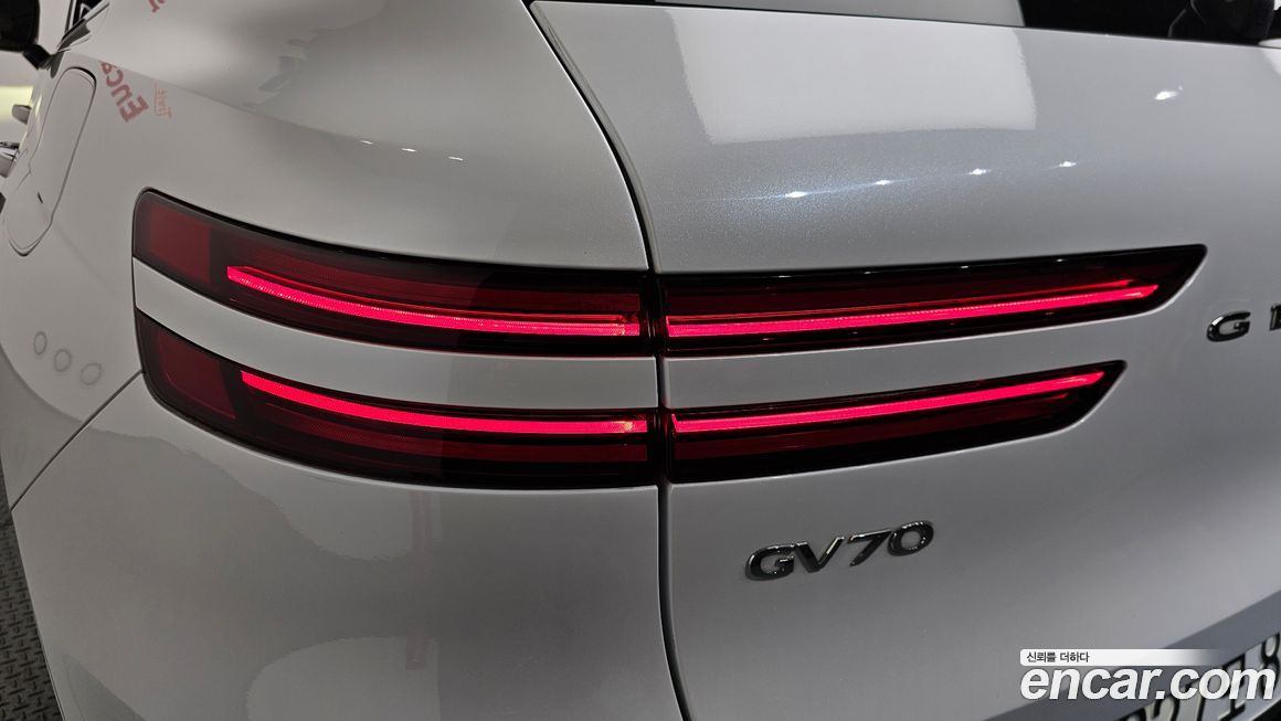 Genesis GV70 2024