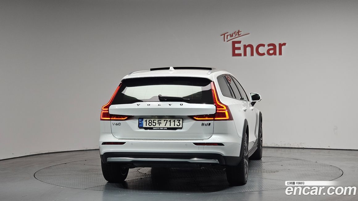 Volvo V60 2024