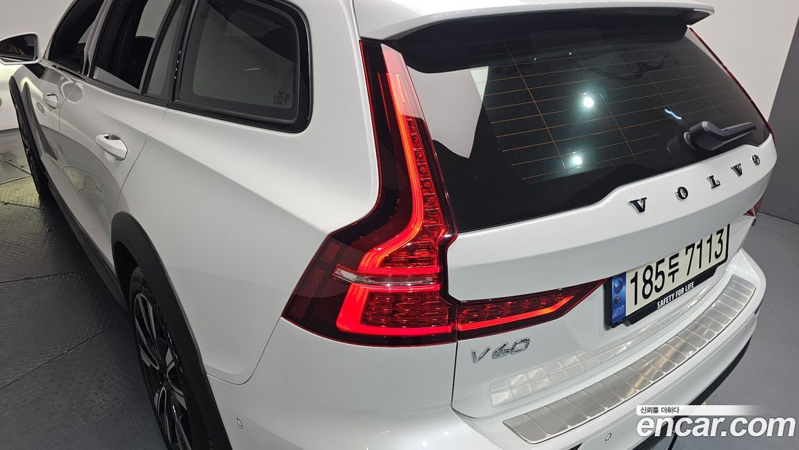 Volvo V60 2024