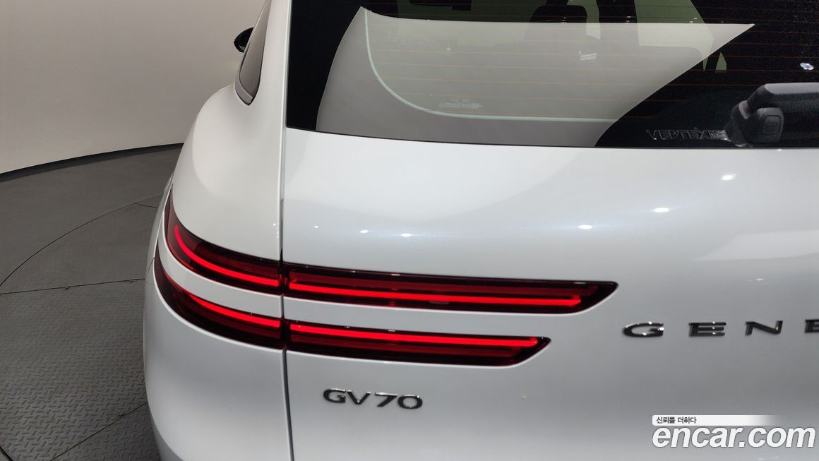 Genesis GV70 2023
