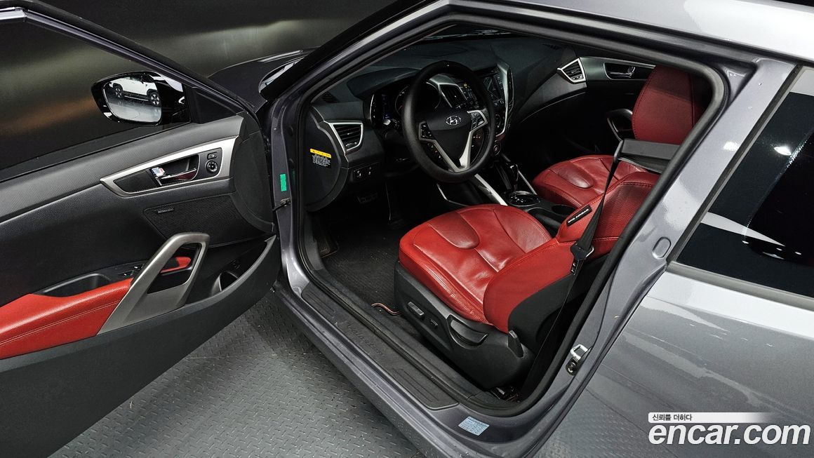 Hyundai Veloster 2012