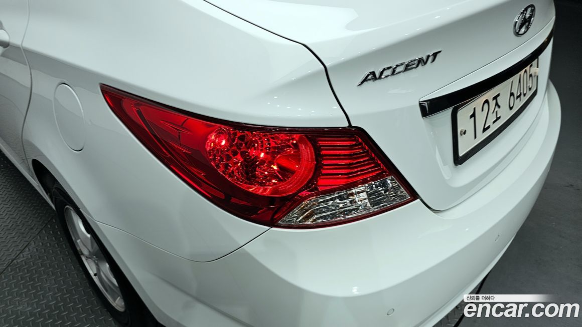 Hyundai Accent 2011