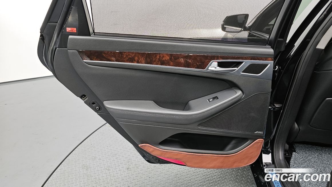 Hyundai Genesis 2016