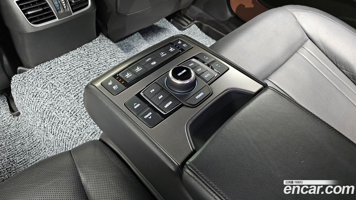 Hyundai Genesis 2016