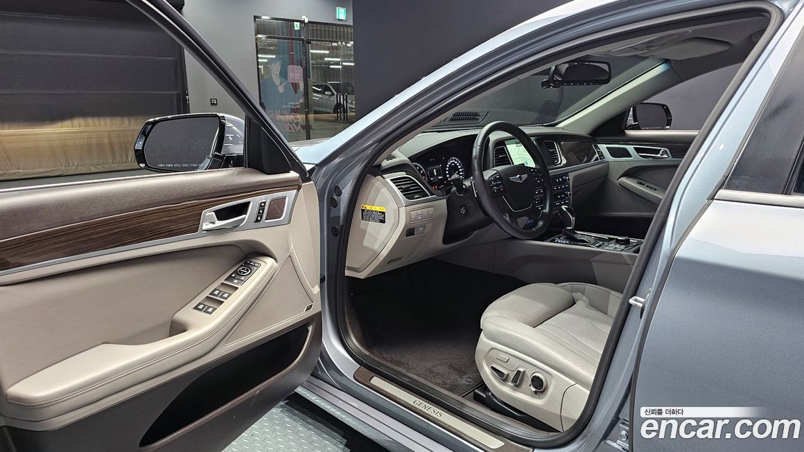 Hyundai Genesis 2014