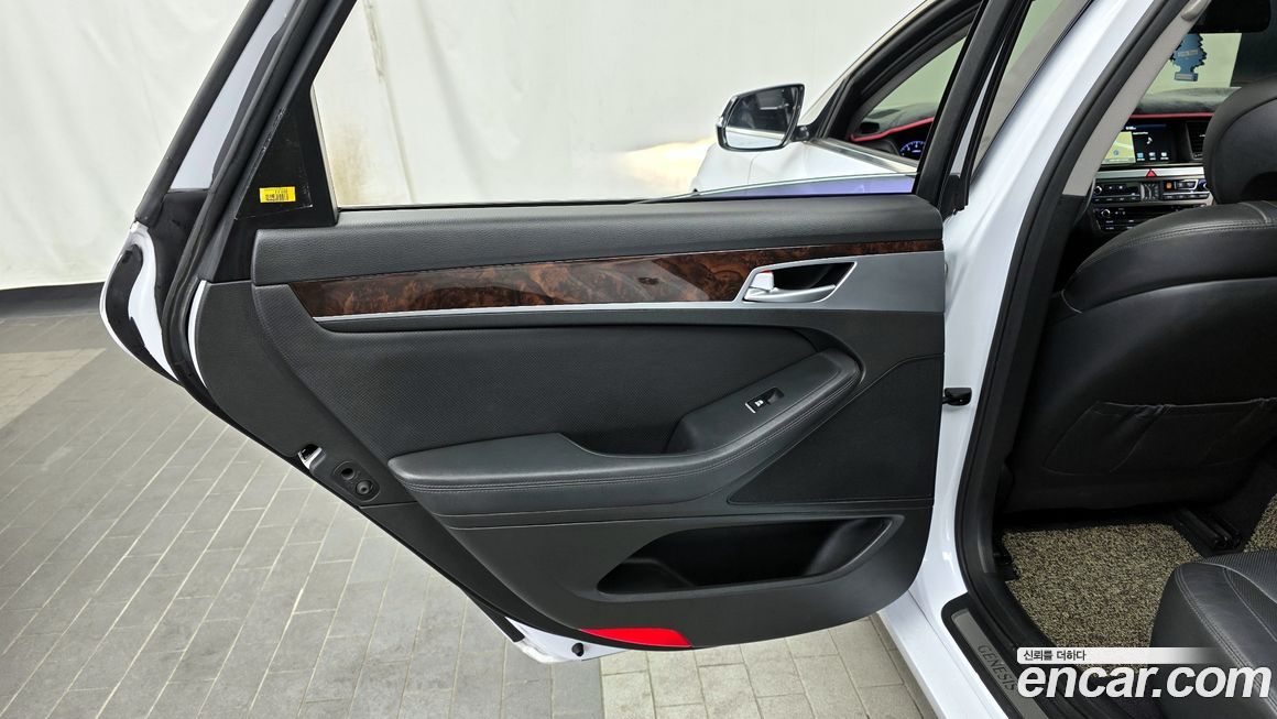 Hyundai Genesis 2016