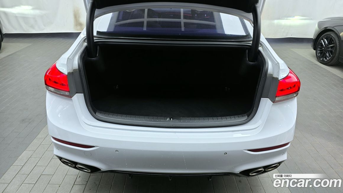 Hyundai Genesis 2016