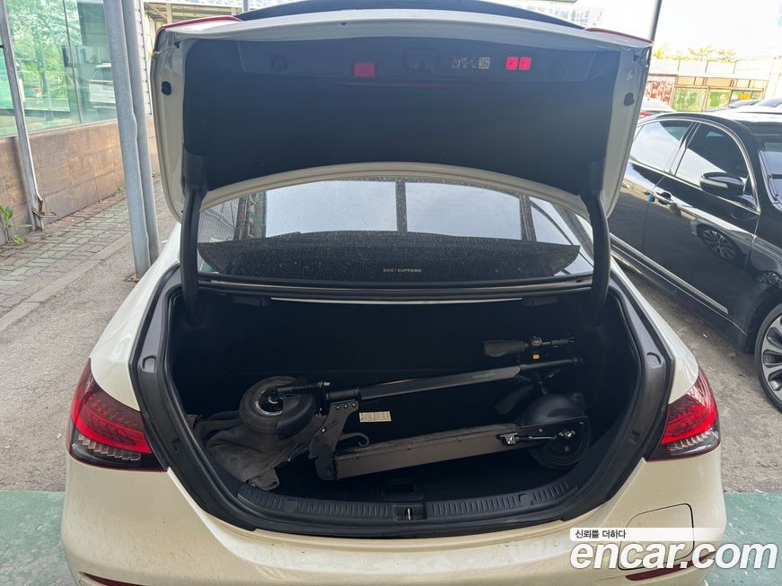 Mercedes-Benz E-Class 2023