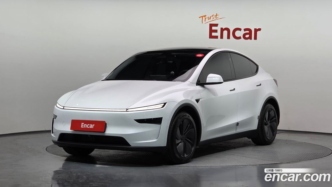 Tesla Model Y 2025