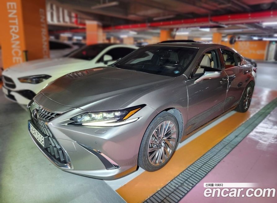 Lexus ES 2023