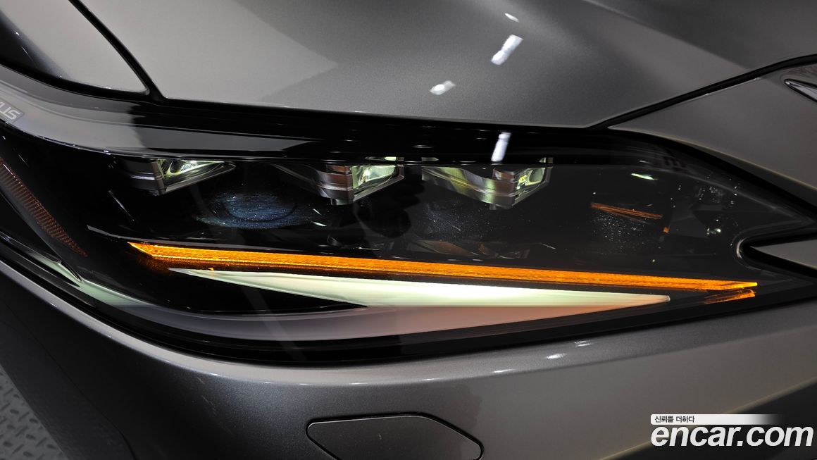 Lexus ES 2026