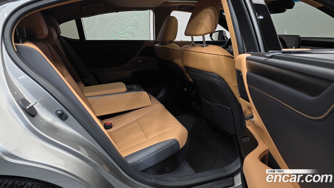 Lexus ES 2026