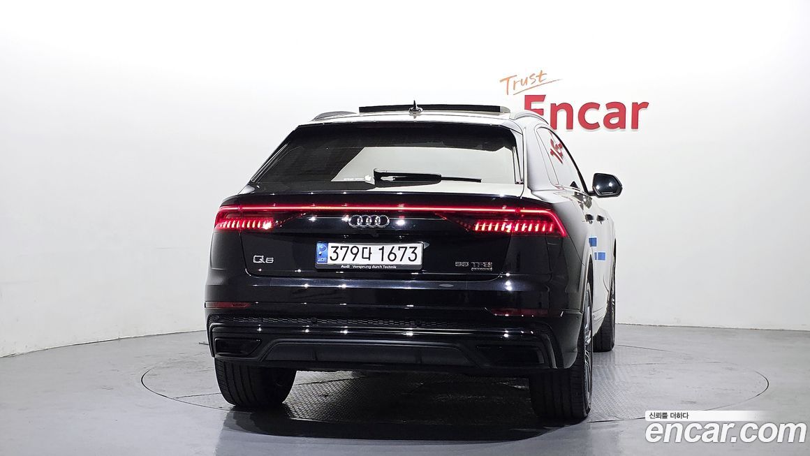 Audi Q8 2021