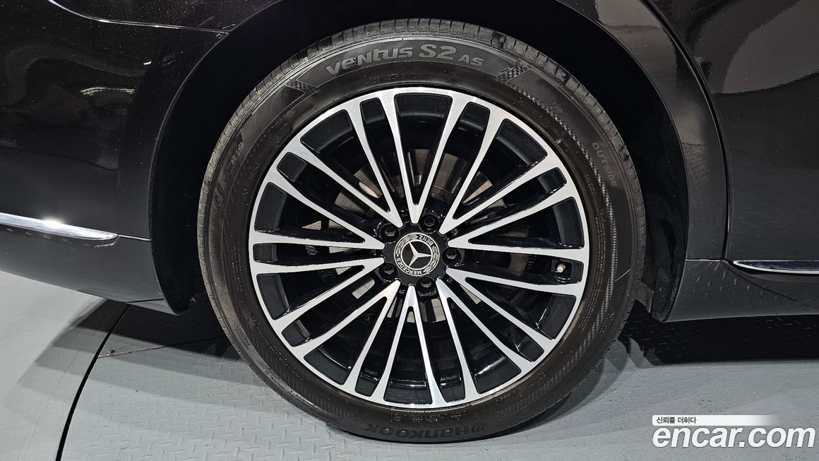 Mercedes-Benz S-Class 2021