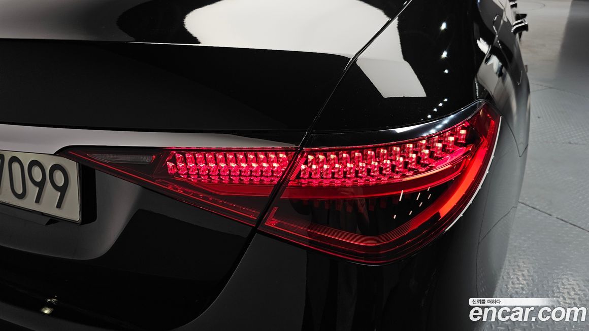 Mercedes-Benz S-Class 2021