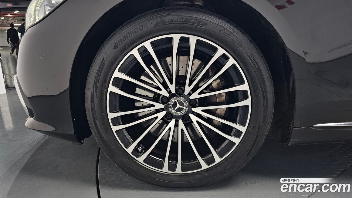 Mercedes-Benz S-Class 2021