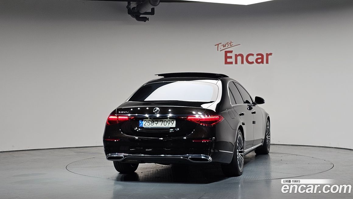 Mercedes-Benz S-Class 2021