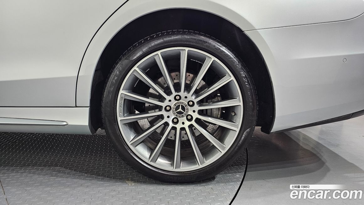 Mercedes-Benz S-Class 2020