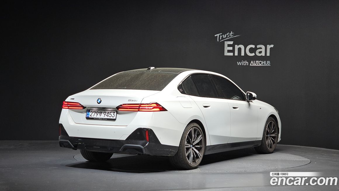 BMW 5-Series 2024