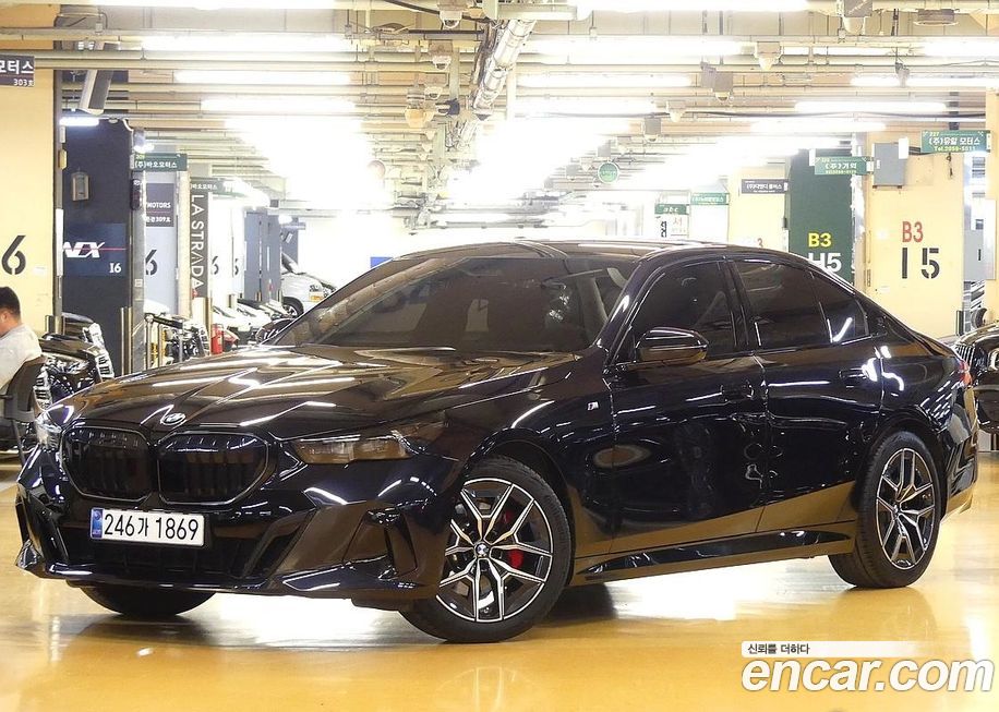 BMW 5-Series 2025