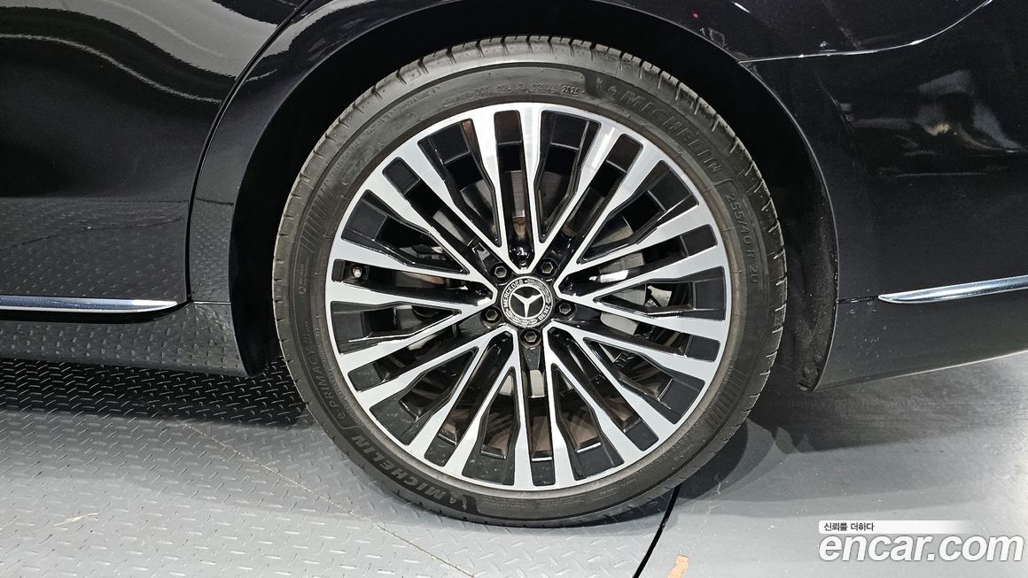 Mercedes-Benz S-Class 2021