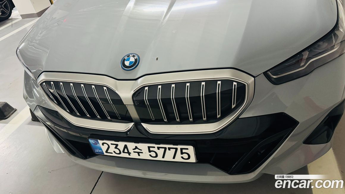 BMW 5-Series 2025
